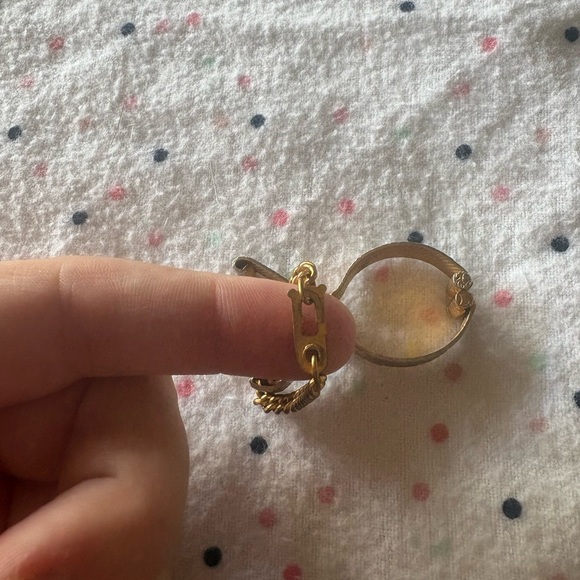 Vintage Gold Tone Glove and Scarf Holder Clip - Picture 4 of 9